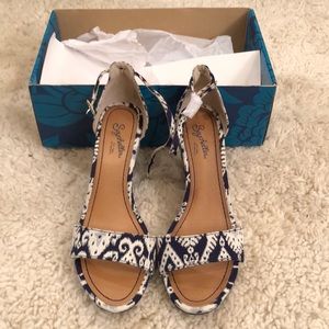 Brand new Seychelles wedges